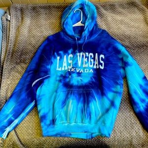 Vintage tie dye jacket in the size L it’s never been worn and I’m selling it $35